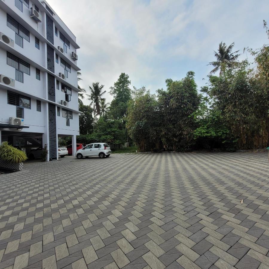 Four Squares Inn, Technopark Phase 3 Thiruvananthapuram Exterior foto