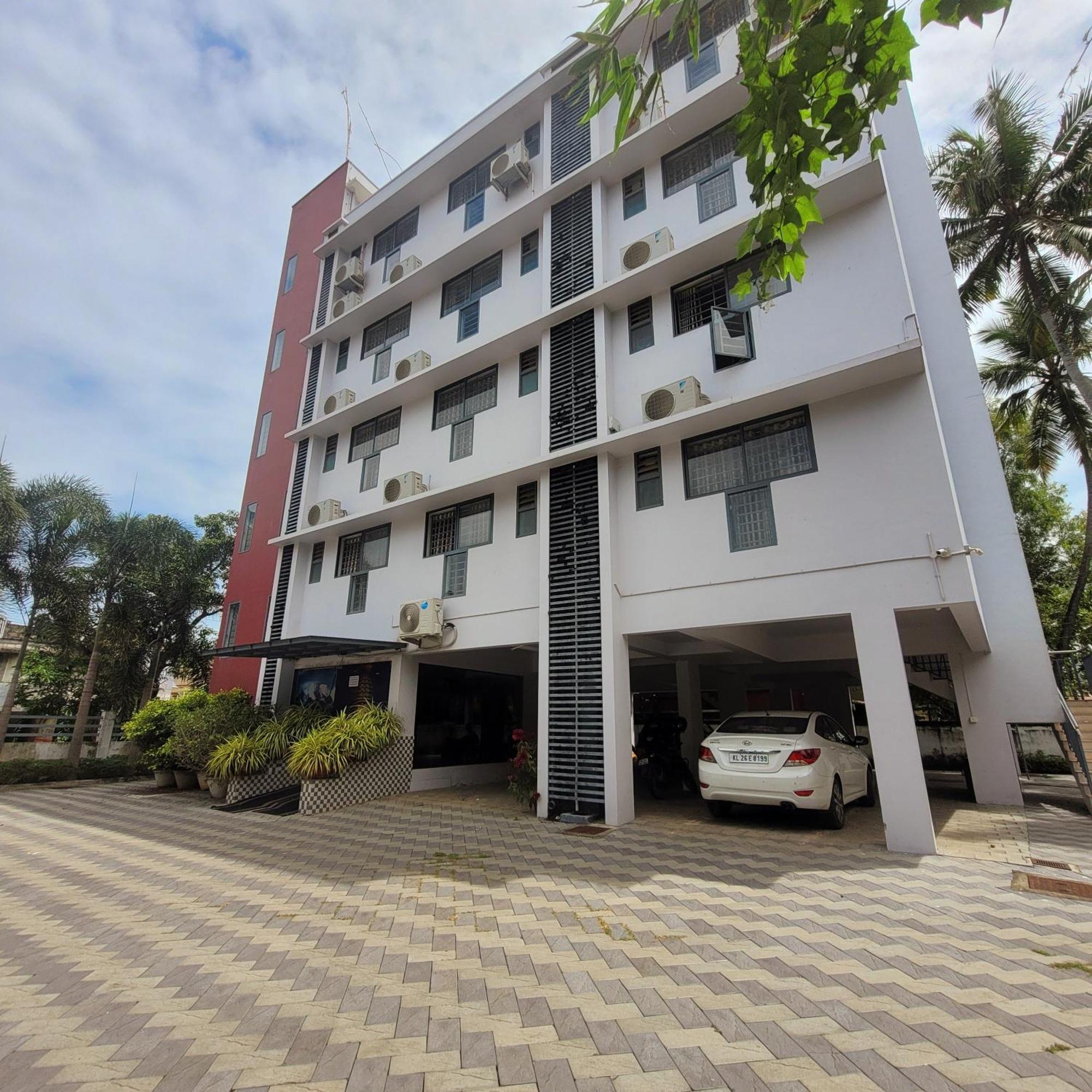 Four Squares Inn, Technopark Phase 3 Thiruvananthapuram Exterior foto